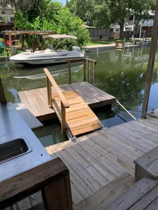 Cozy Vintage Waterfront Home With Fireplace And Kayaks سبرينغ هيل المظهر الخارجي الصورة
